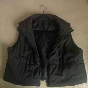 • Light Puffer Vest